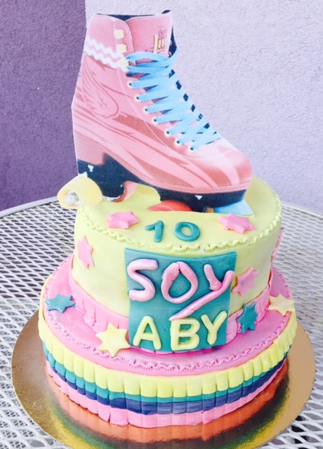 Gateau Soy Luna Cake Design Pate A Sucre Les Delices De Mary