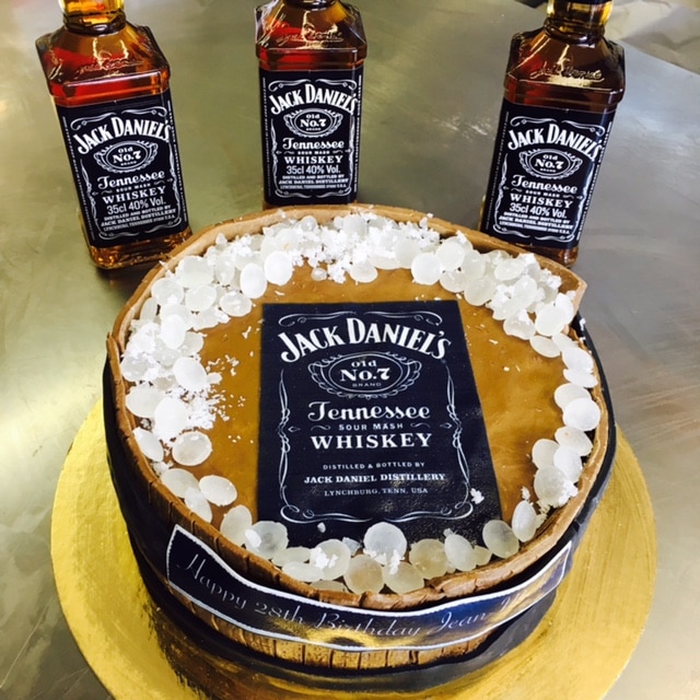 Gateau Whisky Jack Daniels Cake Design Pate A Sucre Les Delices De Mary